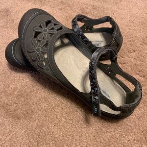 Jambu Memory Foam Mary Janes